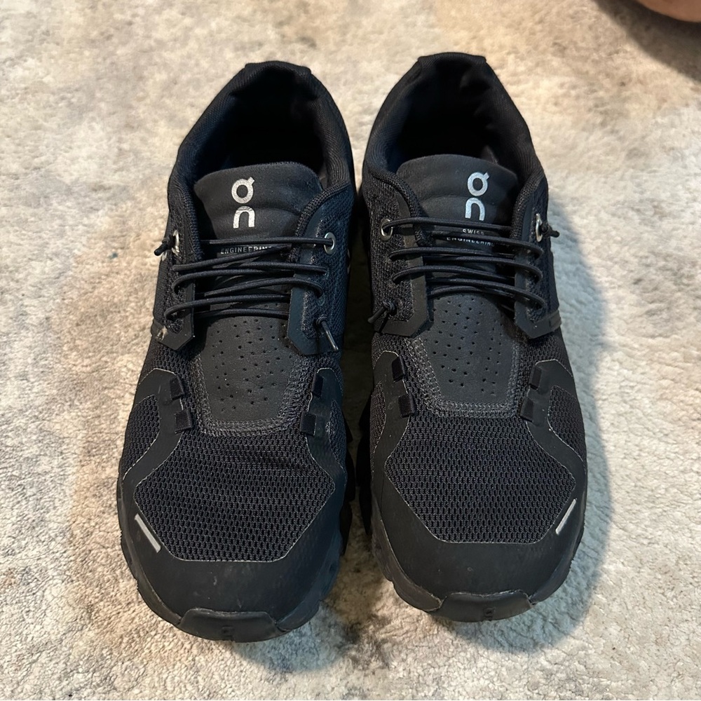 On Cloud 5 Black Sneakers